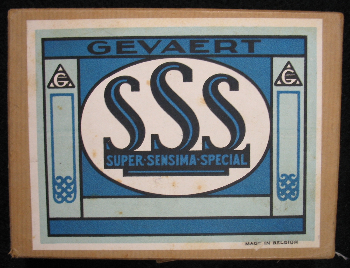 Obruten förpackning med glasplåtar 9x3
X Gevaert S S S super, Sensima, Special

Användes 1890-1930 av Johannes Dahlström.