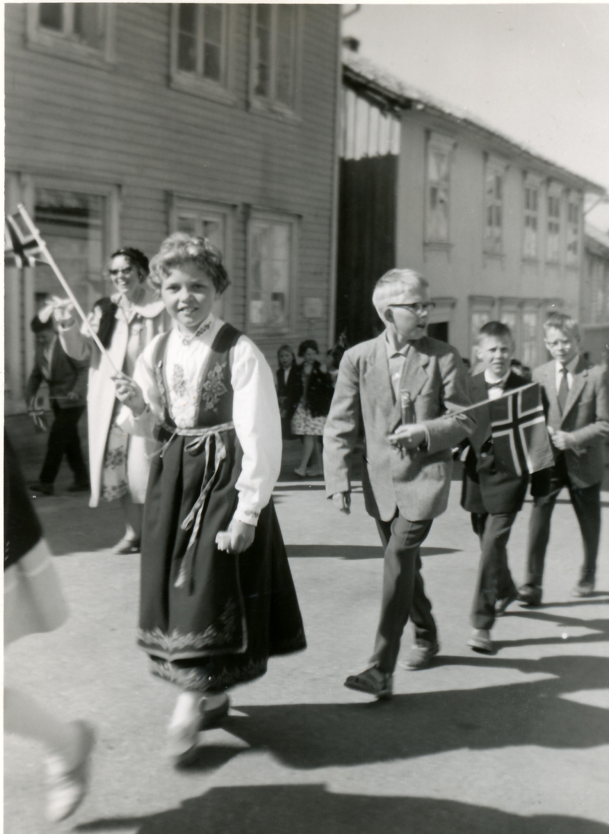 Brevik folkeskole, tog 17. mai