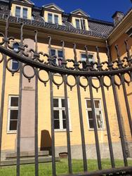 Tollbugata 10 - Den gamle krigsskolen