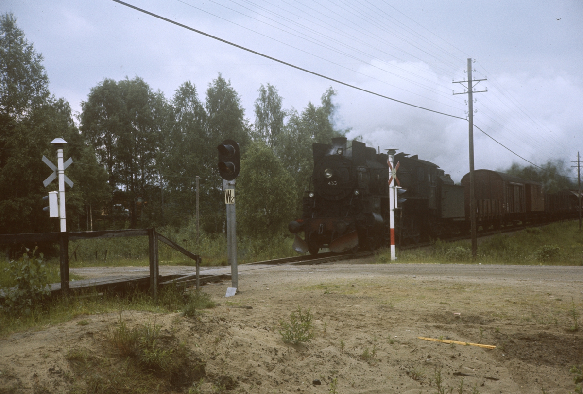Godstog på Solørbanen trukket av damplok 26c nr. 433.