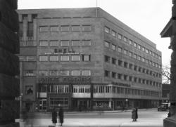 Klingenberggata 2 sett fra Nationaltheatret.