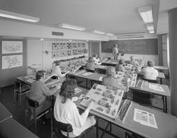 yrkesskole, teknisk skole, klasserom, elever, lærer, undervi