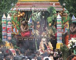 Hinduisme, Sivasubramanyar Alyam, tempel, Tiruvela, kjerrefe