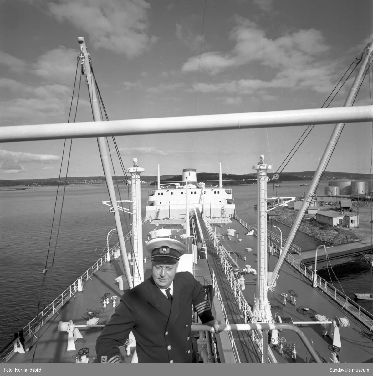 Tankern Okeanus, den dittills största båten i Sundsvalls hamn.