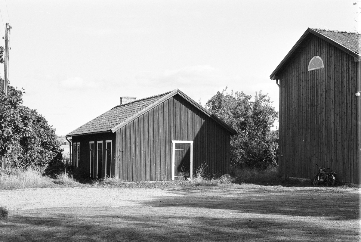 Uthus, Rasbokil 1:1, Rasbokils socken, Uppland 1982