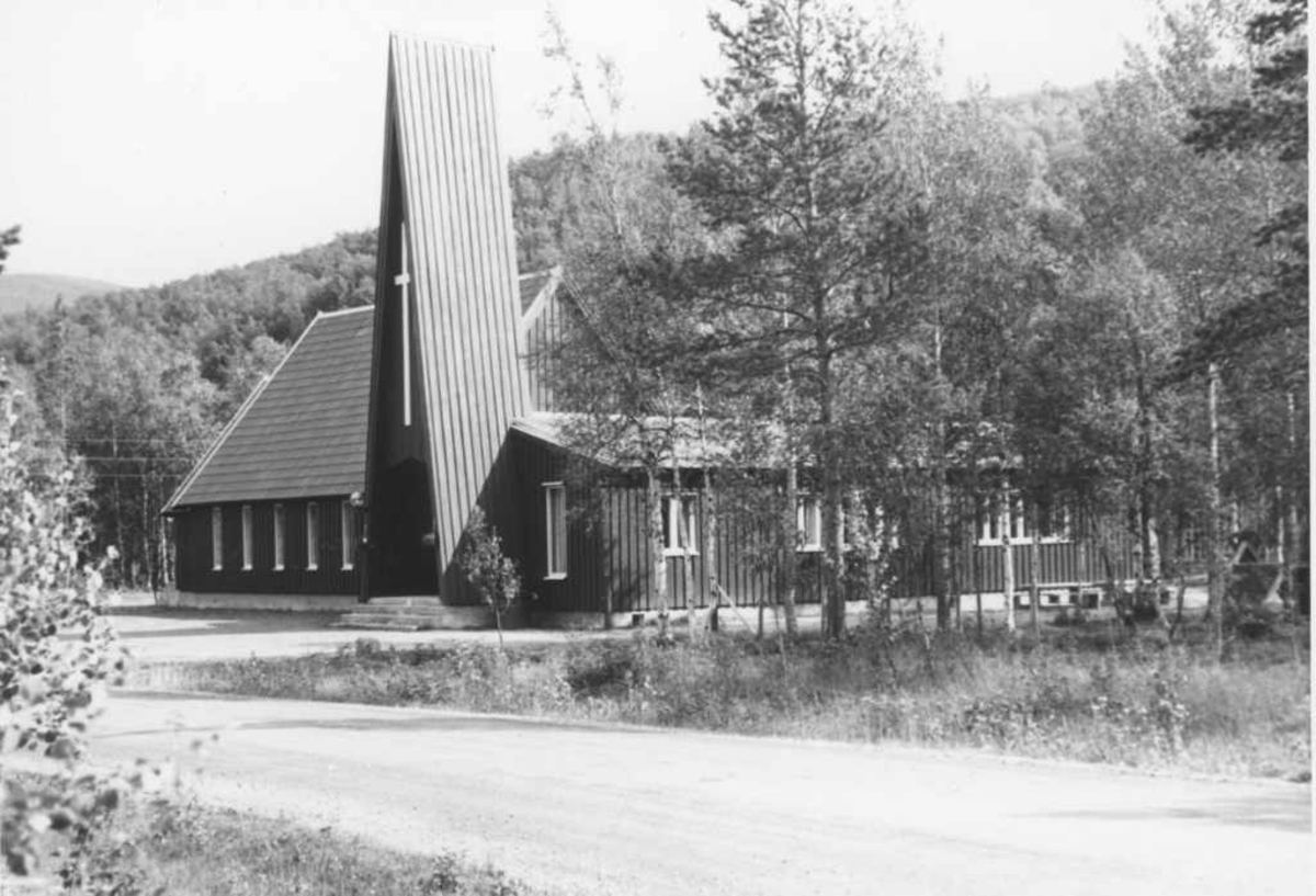 Kapellet i Sørdalen, Bardu, står ved veikrysset til Østerdalen.