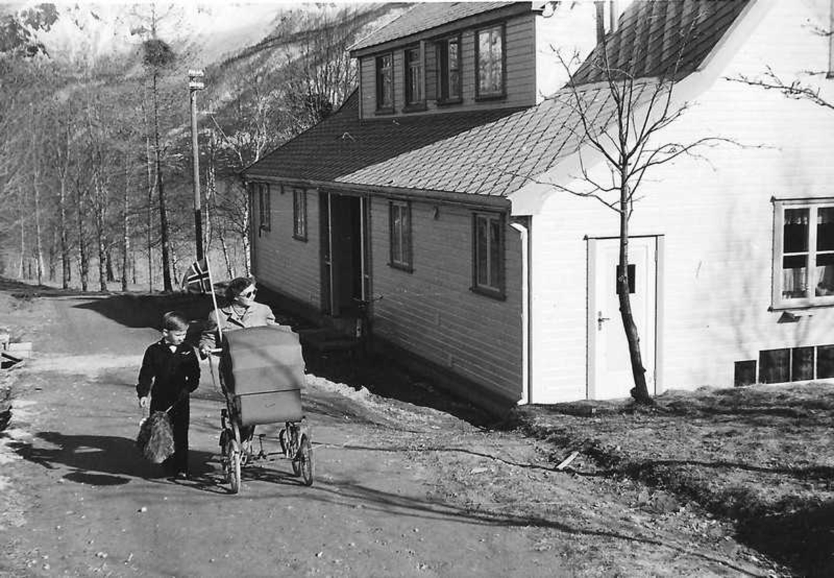 Asbjørn Andersen og Lejf Skagens hus.
