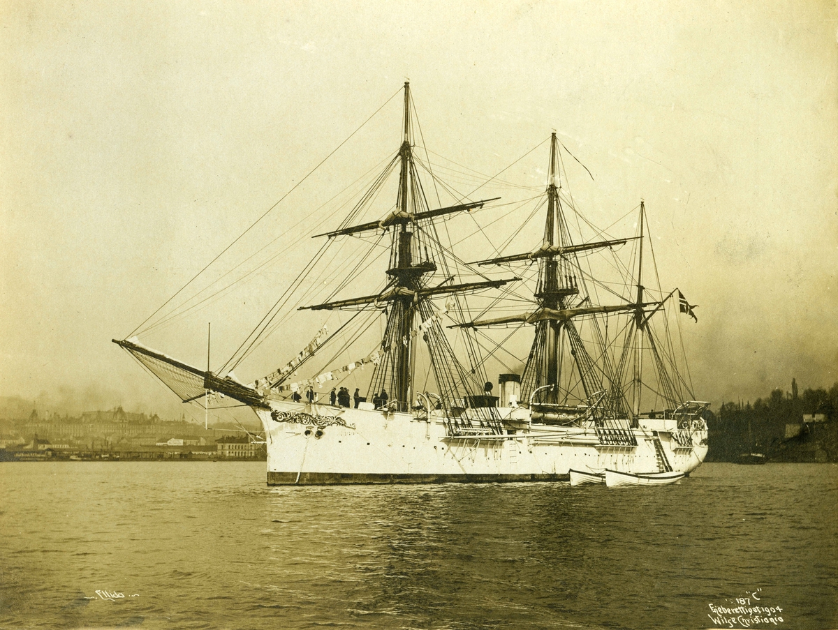 Motiv: Dampkorvetten Ellida 5.april 1901