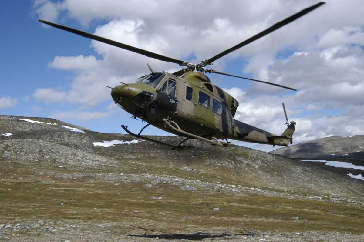 Ett helikopter i lufta. Bell 412SP Arapaho 142 fra 339 Skv.