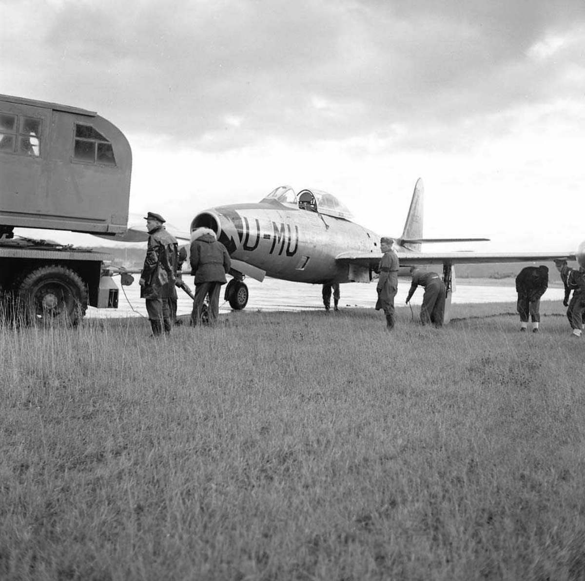 F-84-G, MU-U, utfor flystripen på Bodø flystasjon.