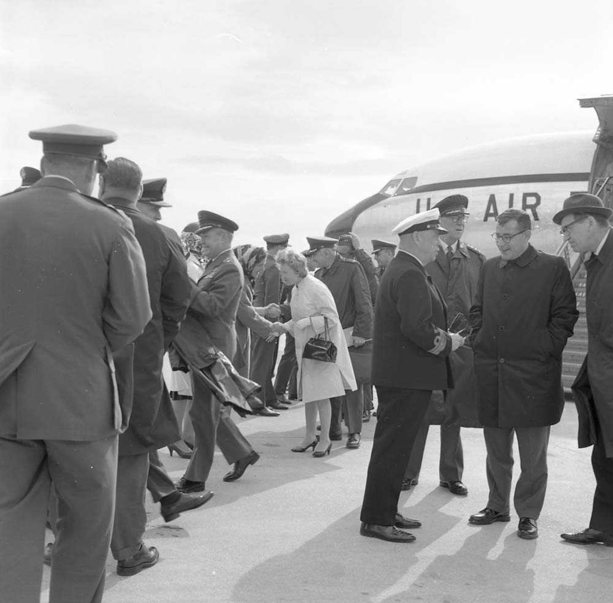 Amerikansk General besøker Bodø flystasjon.
