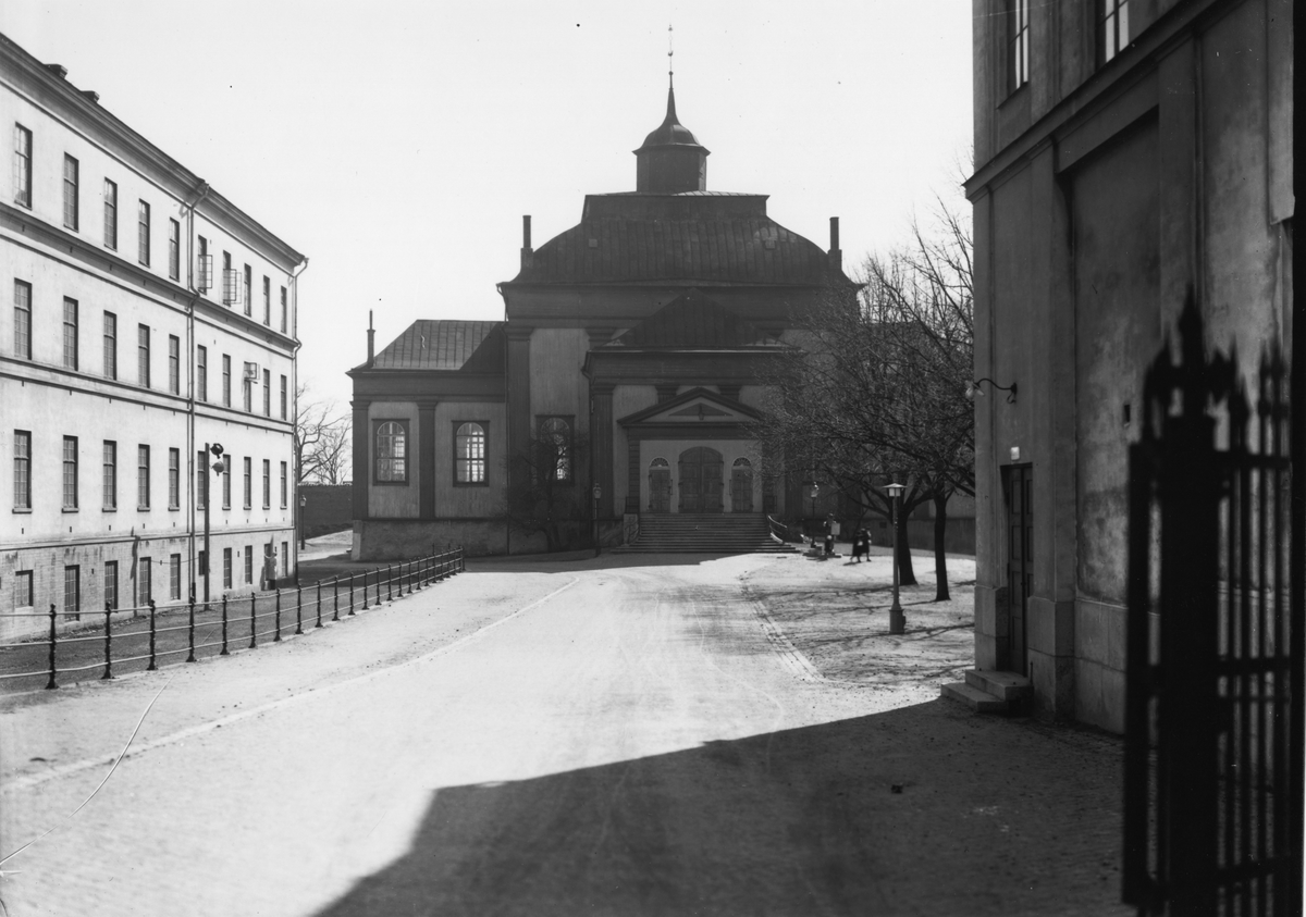 Amiralitetskyrkan fr. Vallgatan i Karlskrona 1942.