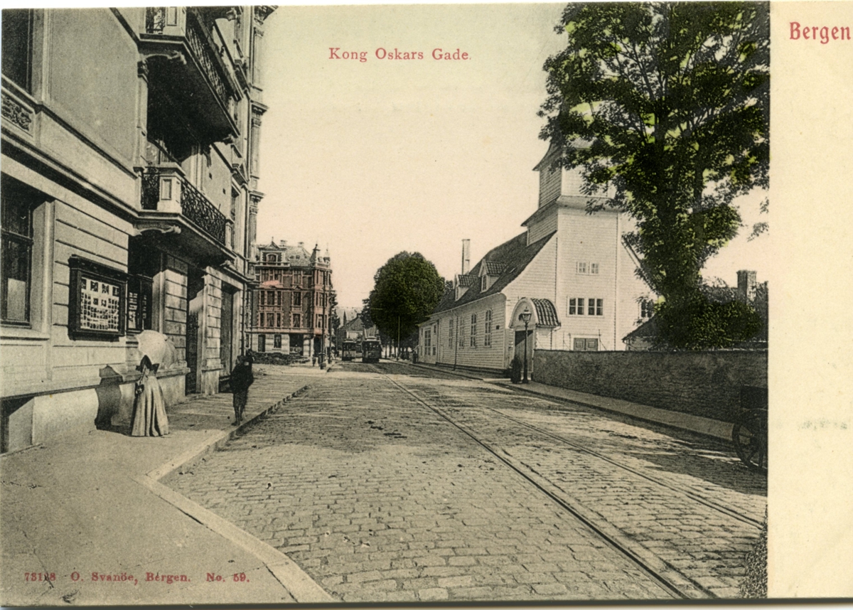 Kong Oscarsgate i Bergen med St. Jørgen kirke.