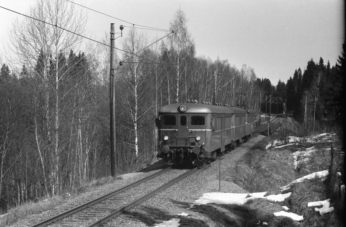 Motorvognsett type 67 mellom Blaker og Sørumsand.