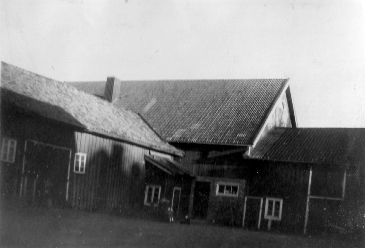 Starrkärr sn, prästgården , ladugården 1949