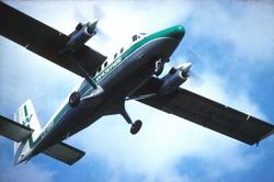 Luftfoto. Ett fly, LN-BNB DHC-6-300 Twin Otter fra Widerøe.