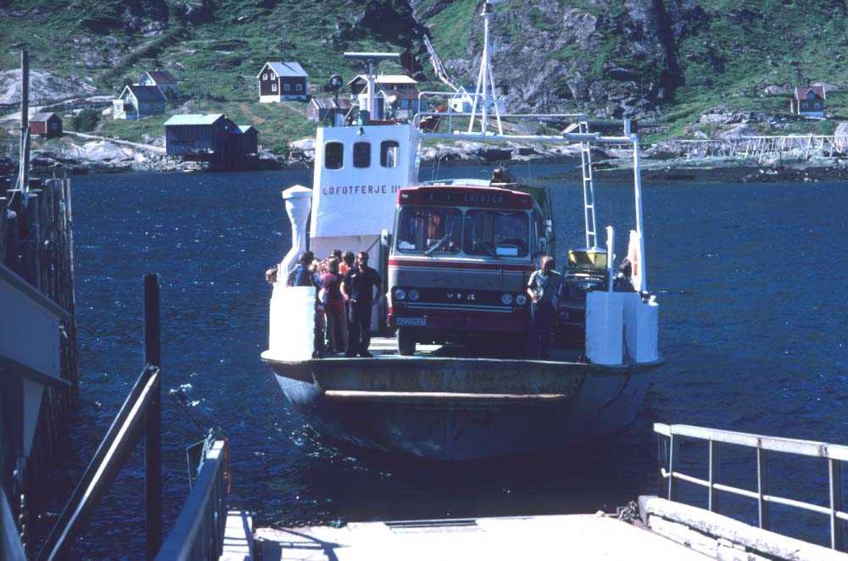 Landskap. Reine. Ferja er i ferd med å legge til kai og bussen skal videre til endepunktet som er fiskeværet Å i Lofoten.







































































































































































































































































































































































































































































































































































































































































































































