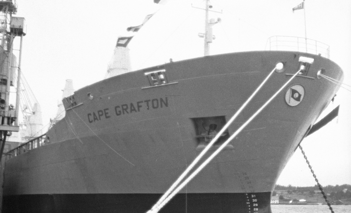 "Cape Grafton" - Overlevering og dåp.