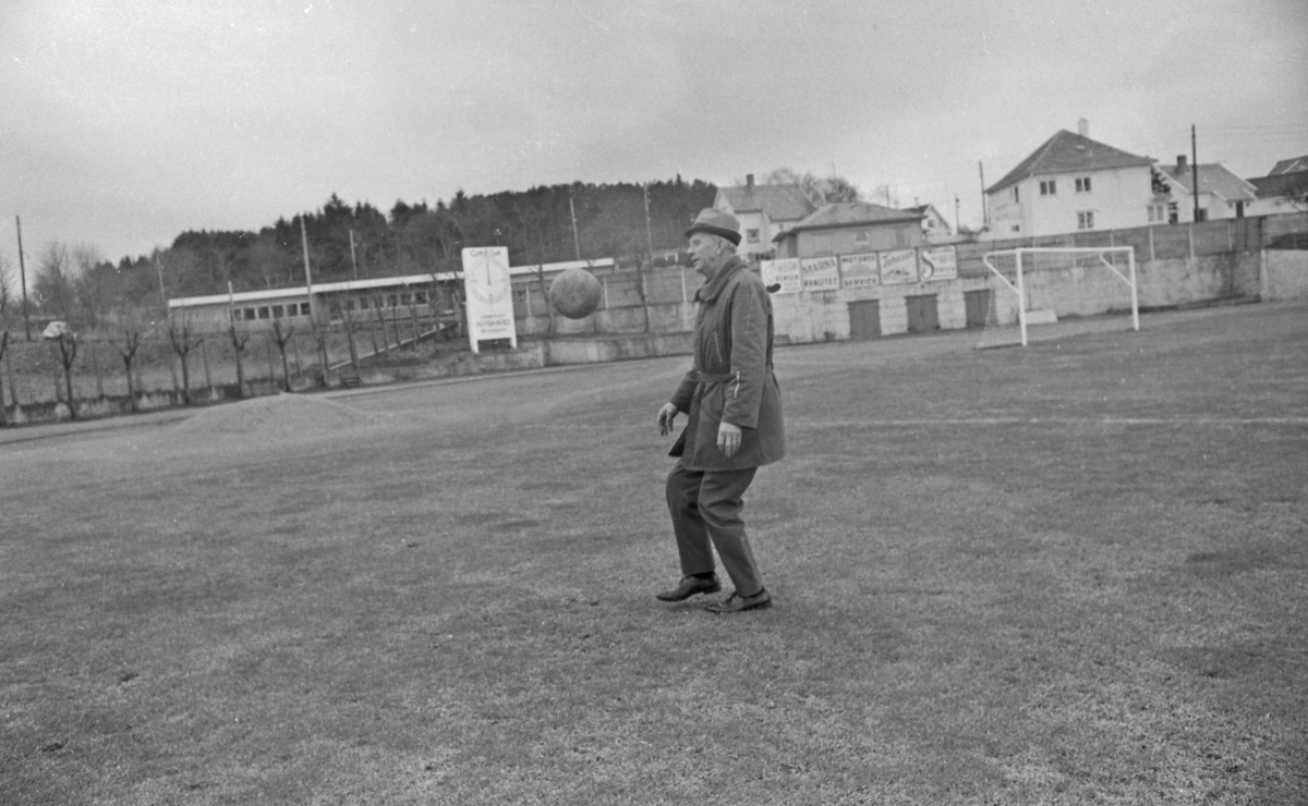 "HD bak Kulissene". Stadion - 10/6-1972