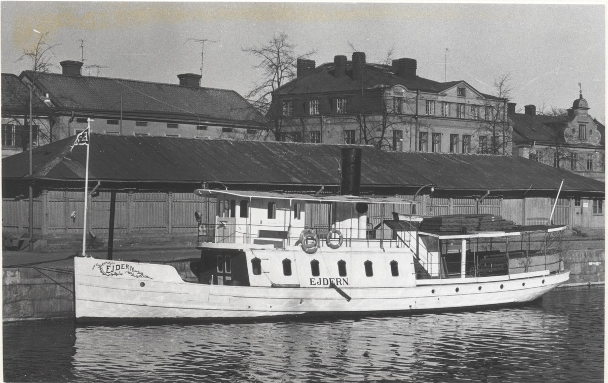 EJDERN i Uppsala hamn 1974.