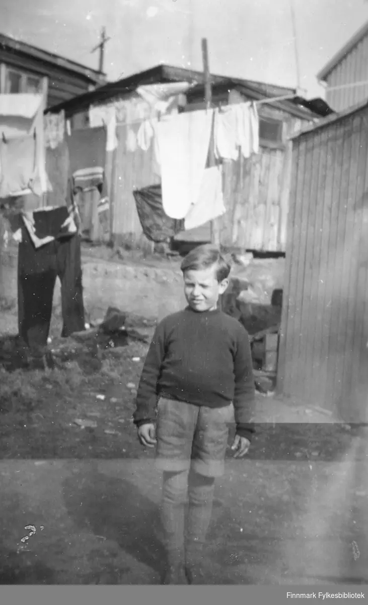 Hilmar Sivert Rognlid fotografert i Kirkenes, ca. 1950-1951
