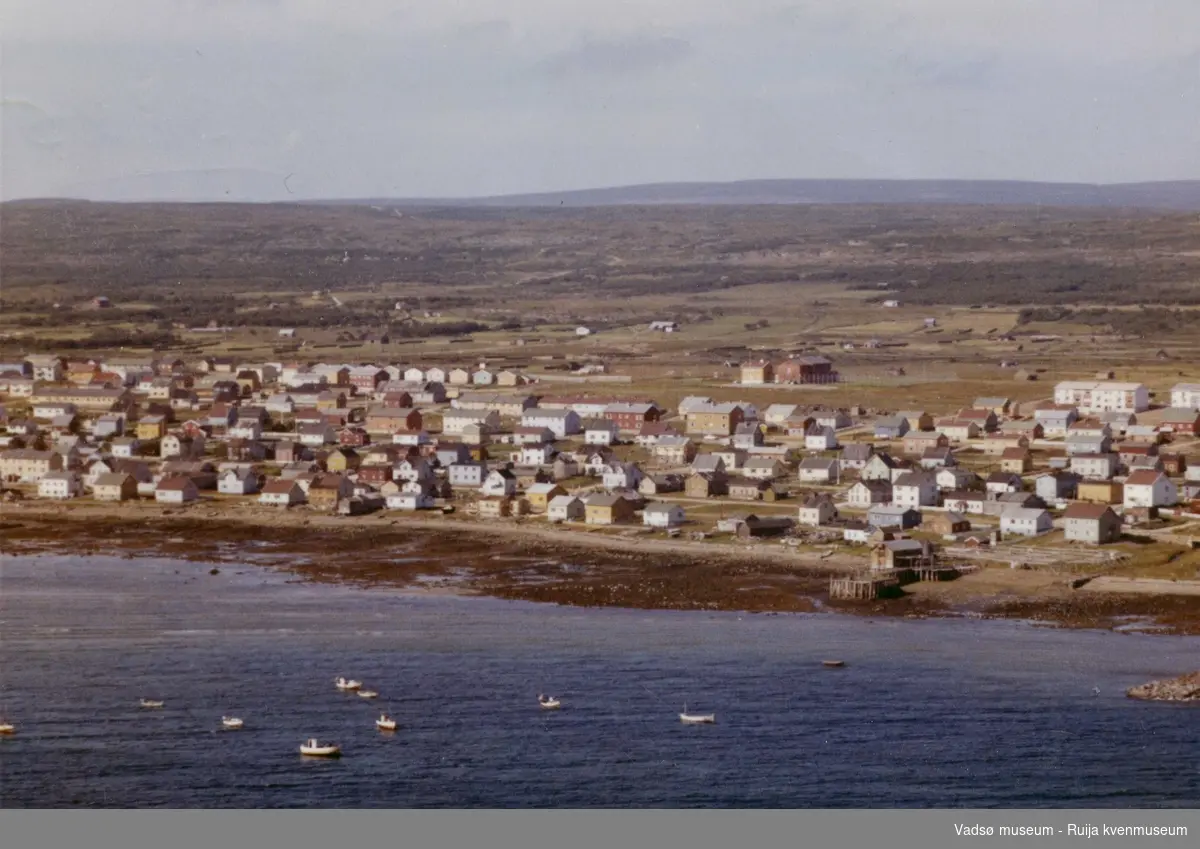Flyfoto av Vadsø, Midtbyen, 1963.