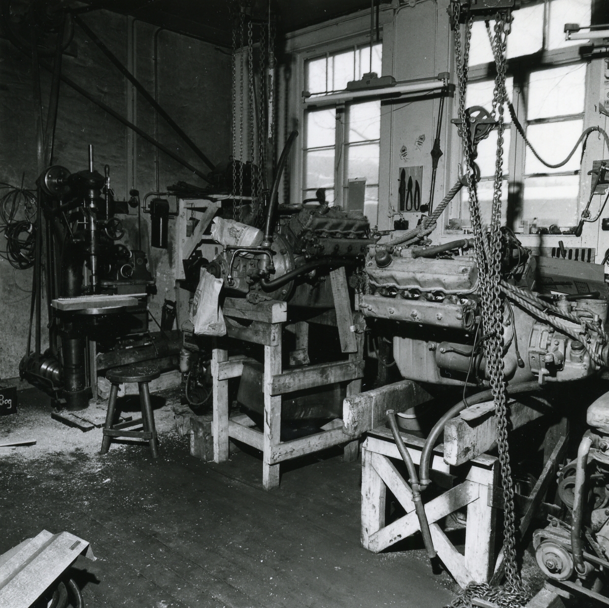 Mekaniska verkstaden 1972. Här skedde montering och service av båtmotorerna. Den mekansika verkstaden, liksom smedjan, ligger i samma byggnad som stroa verkstaden.
