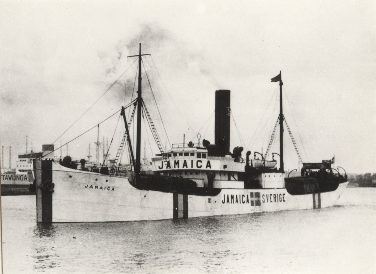 Nr 20. S/S JAMAICA. Byggd 1908 i Stavanger som STAVANGEREN.
1939 Inköpt av RAB Jamaica, omdöpt till JAMAICA.
1943 12 jan. strandade fartyget vid Kallskären syd om Hävringe, på resa till Oxelösund med kollast. Fartyget blev mycket illa medfaret och bärgningsutsikterna ansågs små. 2 juni bärgades fartyget och fördes till varv för reparation.
1952 Såld till Bulens, Antwerpen, för skrotning.
