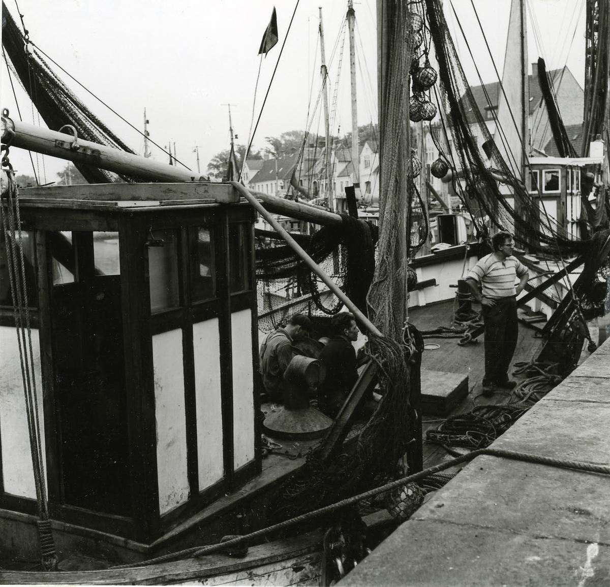Från Simrishamns hamn, 1953.