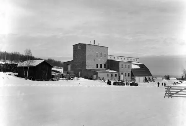 Alnö Kalkbruk. Under 1940- Och 1950-talen Bröt Kooperativa Förbundet ...