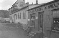 Brakkebygg ved jernbanen etter bombing 1940 (kopi)