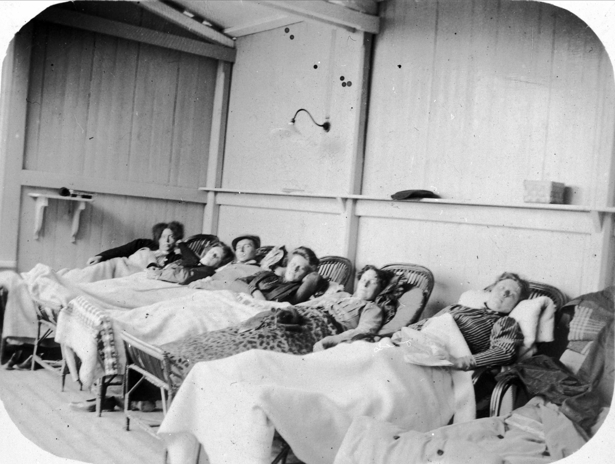 Pasienter i kurhall ved Grefsen sanatorium.