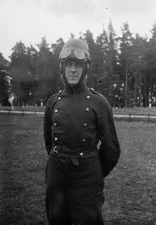 Porträtt av löjtnant Georg Gärdin, militär flygförare.