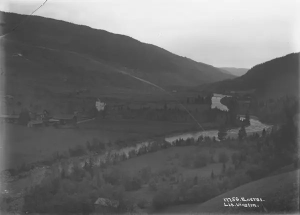 Vestre Gausdal. Olstadgrenda sett fra vest. Gårdsbruk i forg