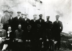 Arbeidsfolk, foran fra venstre: Helga Nilsen og Nancy Måsfot