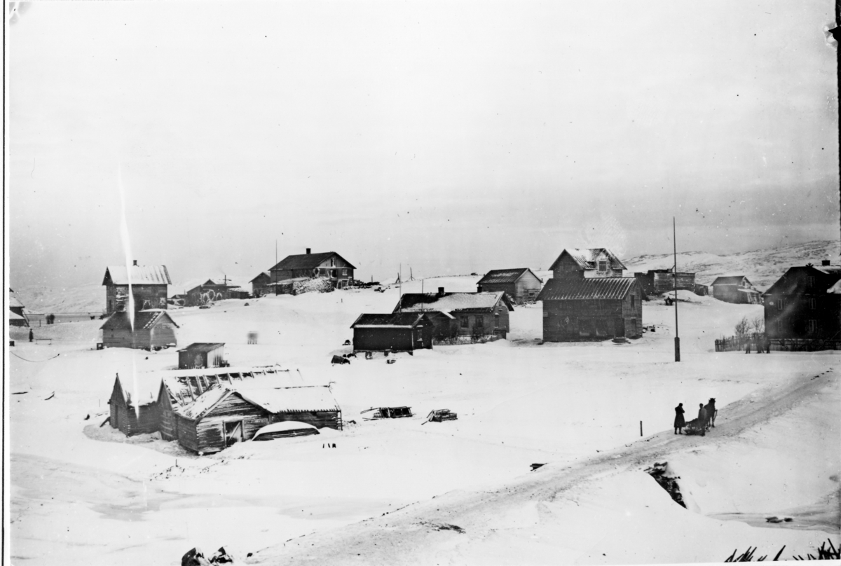 Kirkenes 09.02.1908.
Kraftstasjonstomta. Gammel sjøbod.