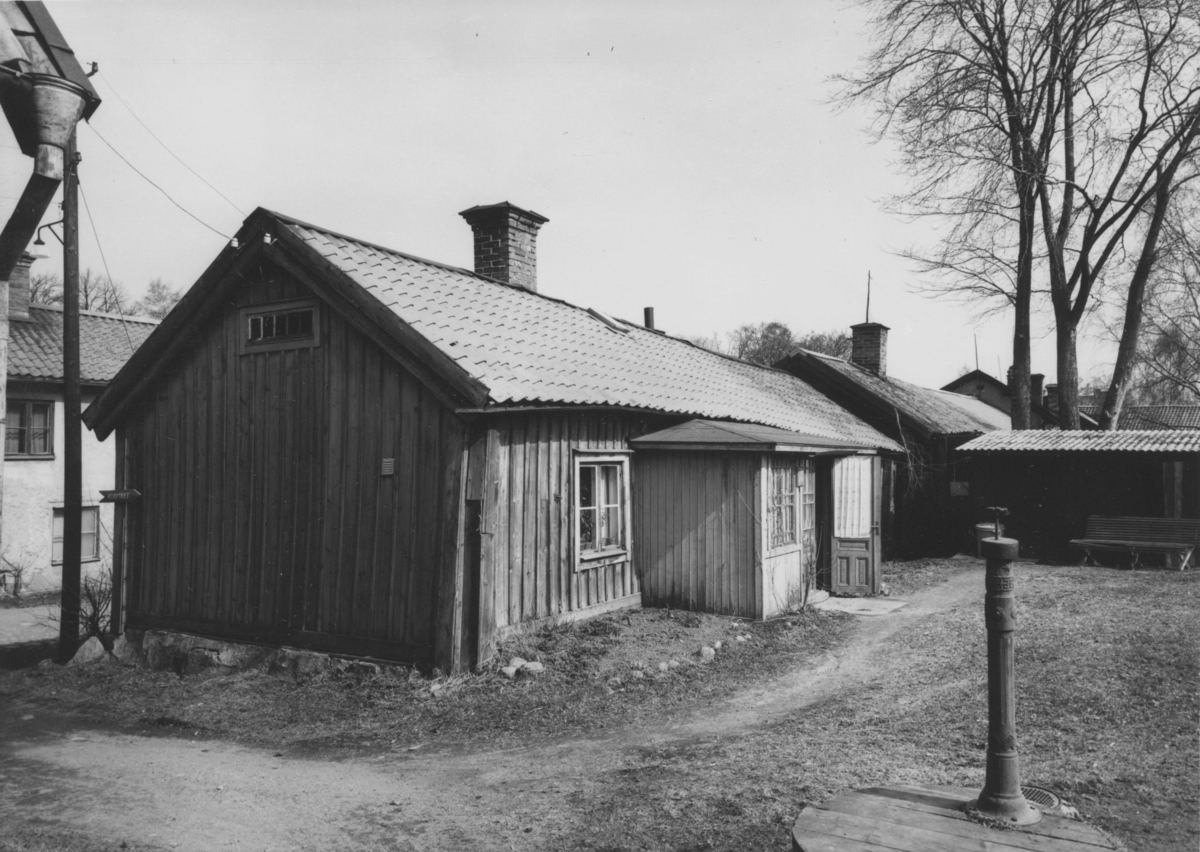 Enköping, Munksundet, kvarteret Munken, Munksundsgatan 7, mot norr. ("Destillatorns hus")