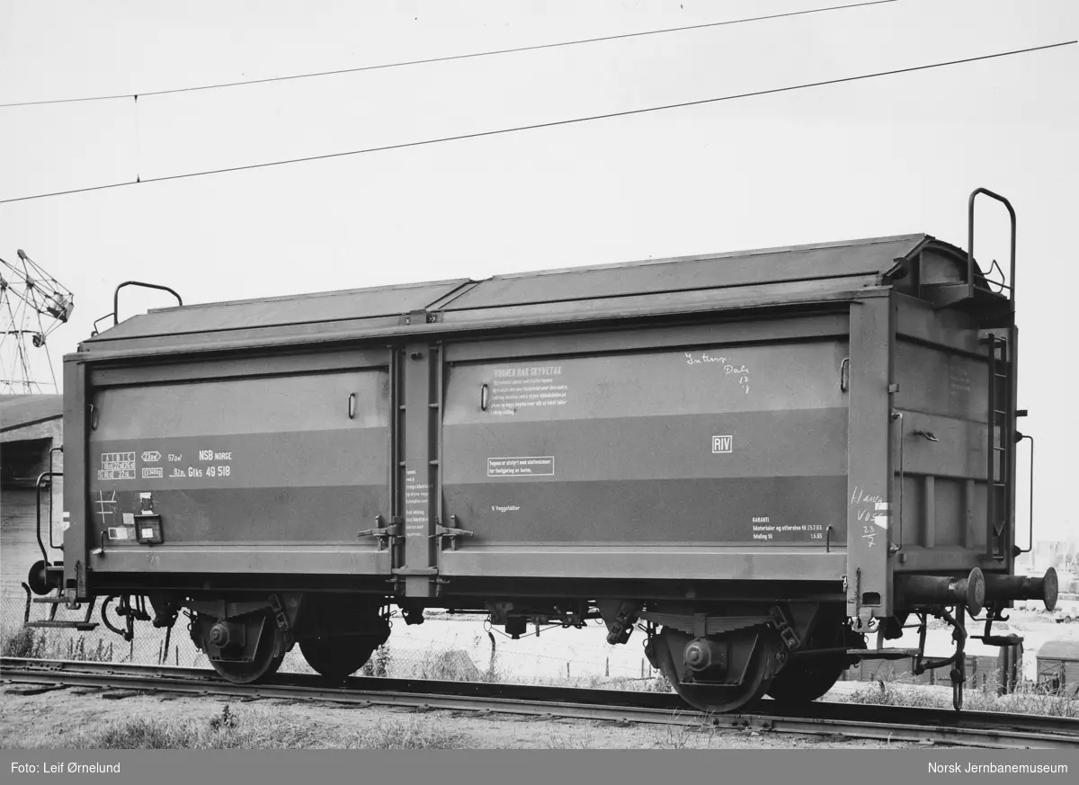 NSB godsvogn med skyvevegger og -tak litra Gtk5 nr. 49518