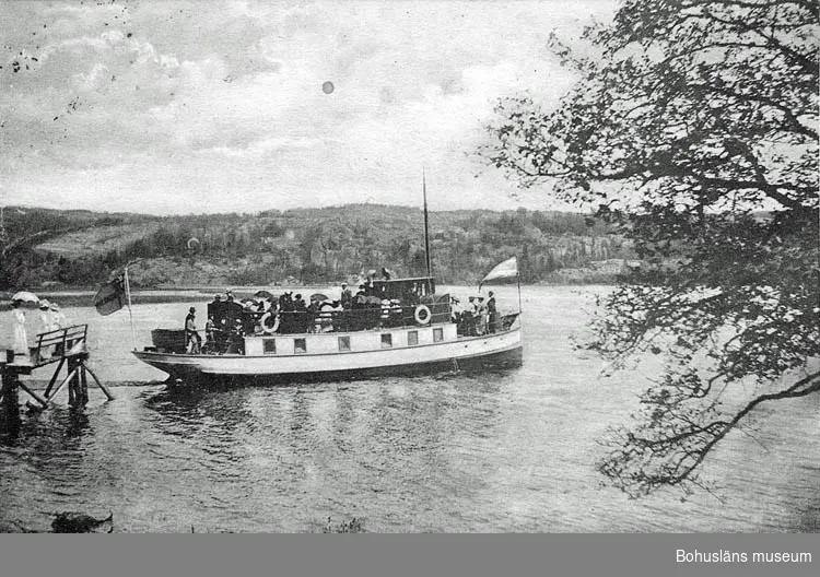 Text på kortet:" Motorbåten Bullaren".