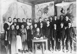 Skoleklase på dampkjøkkenet.