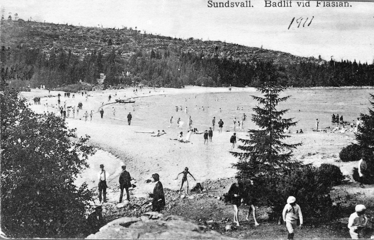 Text på vykortet "Sundsvall. Badlif vid Fläsian."