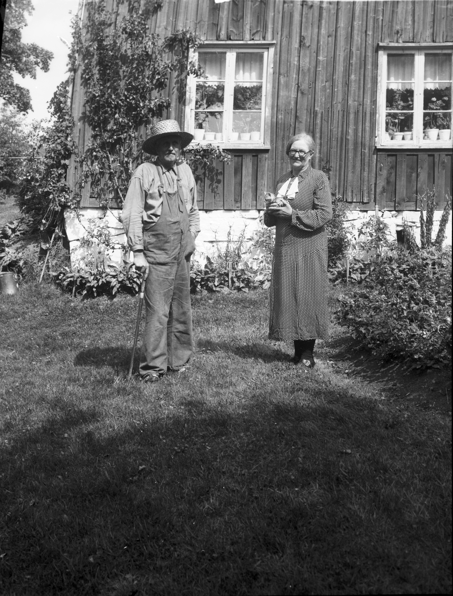 Ängane, ägare Olga och Vilhelm Aronsson. Bodarne  Håbol