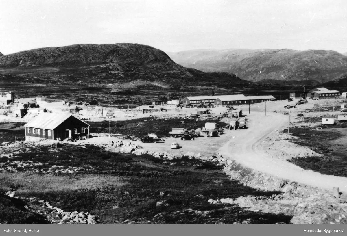 Damutbygginga ved Flævatn i Hemsedal, ca. 1957.