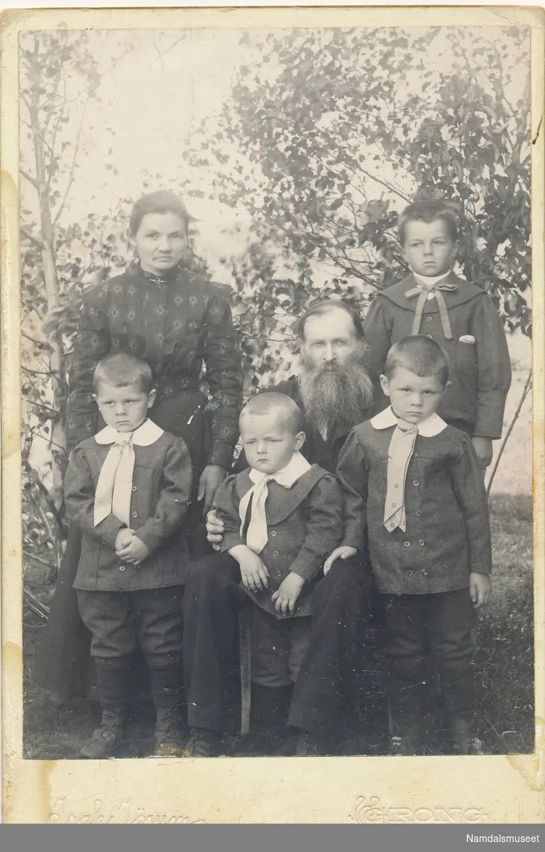 Familien Kvalstad fra Skage i Overhalla