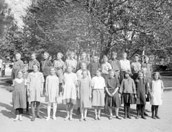 Gruppe av skolebarn ved Hammartun skole.