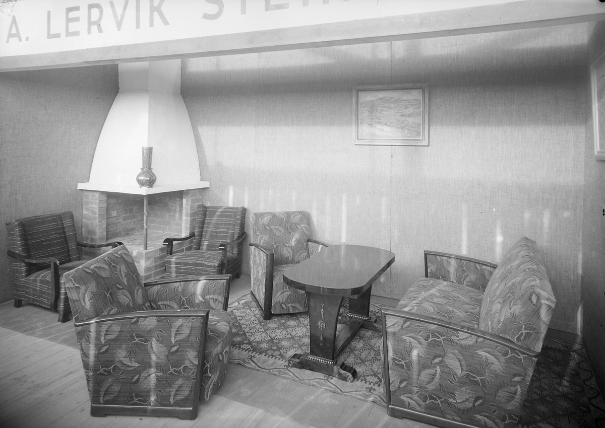 Jubileumsutstillingen i Levanger 1936 - stand for møbelforretning