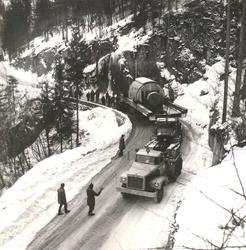 Vannkraftutbygging, frakt av utstyr til kraftstasjon på for 