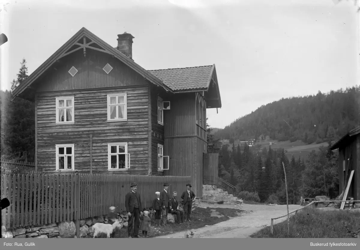Mogen i Hovin  Jørisdal i bakgrunn.
Hovin 1896