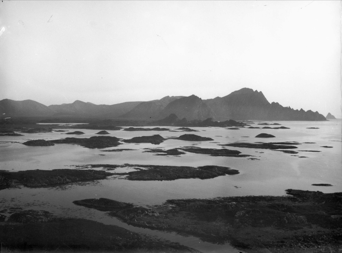 Holmer, øyer og fjell. - Sør-Troms Museum / DigitaltMuseum