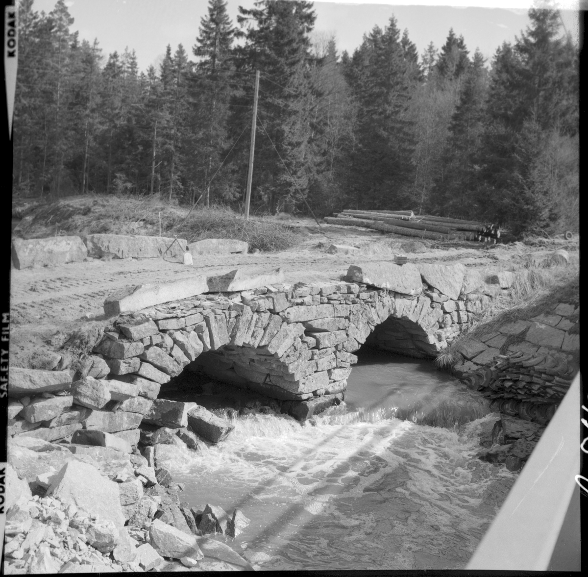 Frändefors, Hakerudsbron.

Bron byggd 1857 rivs 1964.